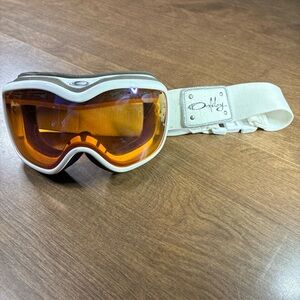 Oakley Stockholm Women's Snow Goggles Pearl White Ski Snowboard